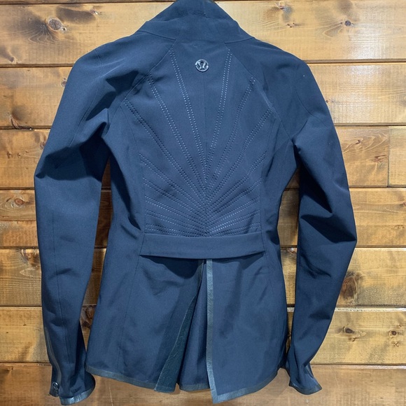 Lululemon Harmony Softshell Jacket - Picture 4 of 8